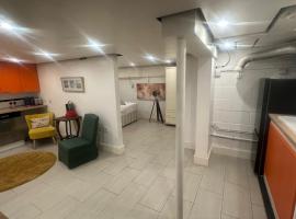 Smart Studio Apartment with Private Entrance in Dorking, khách sạn ở Dorking