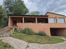 Casa de la monta&ntilde;a, hytte i El Mollar