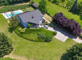 Countryside Vila 01 by GREEN Croatia, hótel í Pregrada