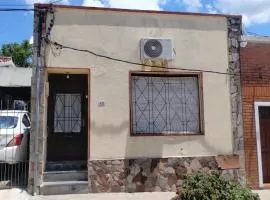 Casa céntrica en Guichón, a 7km de Termas de Almirón