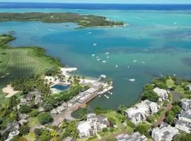 Beachfront Couple Sanctuary with Private Lagoon Access