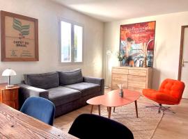 Renovated house near beaches，位于圣库隆的酒店