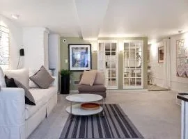 Downtown Large Apt with parking Convention Center