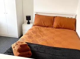 Comfortable 3-Bedroom Home near Barnsley Hospital