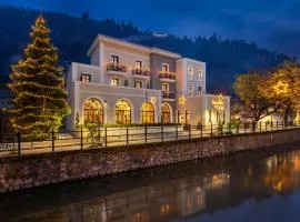 Mountain Pine Luxury Suites