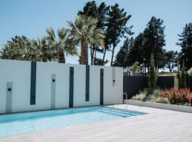 Family apartment in Concón near dunes and beach, hotel em Concón