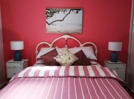 Corporate or Freelance worker & Tasmania Ferry Base-Short Long Stay Geelong, hotel in Corio