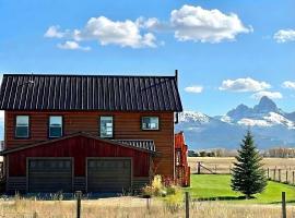 Grand Teton Paradise Unmatched Views Hot Tub, hotel in Driggs