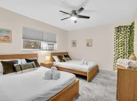 Santorini Blu Elegant 1BR Beach Retreat On the Beach