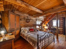 Quiet Log Cabin • Gazebo • Near River & Trails, Hotel in Bonners Ferry