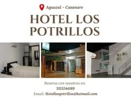 Hotel Los Potrillos GC – hotel w mieście Aguazul