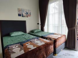 AJA Tumpaksewu Homestay, hotelli kohteessa Lumajang