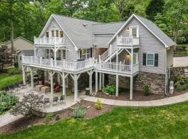 Luxurious Waterfront Home, Sleeps 12, 5 Bedrooms