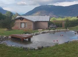 La Cristalina, hotel i El Hoyo