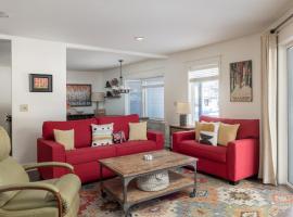 Smuggler Mine - Modern Pet Friendly Retreat Near Slopes, Hotel in Telluride