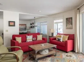 Smuggler Mine - Modern Pet Friendly Retreat Near Slopes