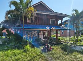 Ripples Guesthouse and Sky Bar, hotel in Koh Rong Sanloem