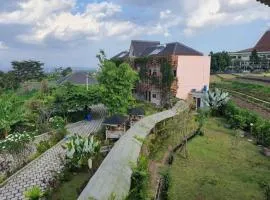 Tulip Guest House & Cafe