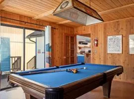 Solstice Shores Chalet, Hot Tub and Lake Views