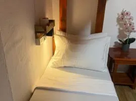 Aquaholik Traveler's Lodge