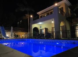 Tala Heights 3Bedroom Pool Garden Sunset, hotel a Tala