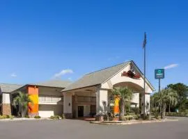 Howard Johnson by Wyndham Savannah GA