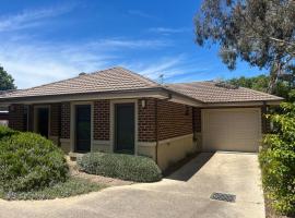 Your Leafy Ivanhoe Retreat โรงแรมในเมลเบิร์น