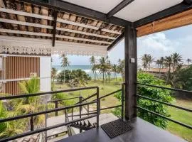 Secret Beach Ahangama, Galle