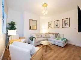 Goulder House- Close To Motorway & CO-OP Live