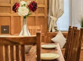 Traditional Victorian West End Apartment