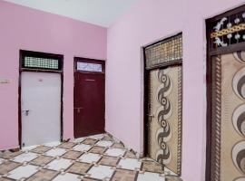 SPOT ON B.K PHOOLPUR HOTEL & FAMILY RESTAURANT，位于Prayagraj的酒店