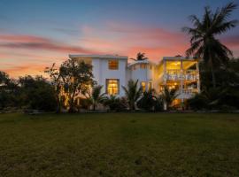 Tranquil Kilifi Creek-Front Villa, a Private Oasis, Hotel in Takaungu