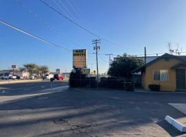 Oak Motel Modesto CA，莫德斯托的飯店