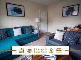2 BDR Flat At Caledonia Luxe Stays Short Lets & Serviced Accommodation Shotts, hotel Kirk of Shottsban