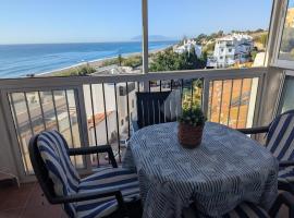 Adelfas Mar, hotel in Benajarafe