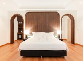 Sann Boutique Nan, hotel with parking in Nan