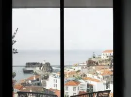 B View Madeira - Ocean & Bay View Apartment