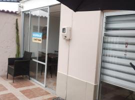 Hostal GYT, hotel in Caldera