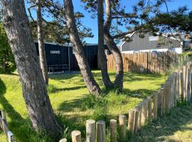 Bungalow Happy, vakantiewoning op loopafstand van strand & duinen!, hotel in Callantsoog