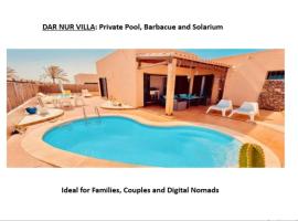 Dar Nur villa ideal, for Families, Couples, and digital Nomads with Private Pool BBQ Solarium, hôtel à La Oliva