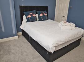 Luxury House in Ealing, Free Parking, High-Speed WiFi with Garden, Hotel in Stadtteil Ealing