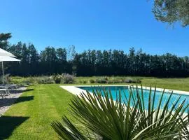 Superbe mas provençal avec piscine dans le Luberon
