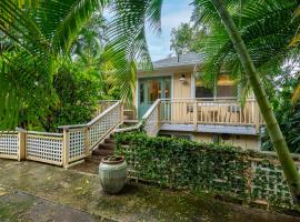 The Little Yellow Cottage in Lanikai Your Perfect Island Getaway!, hotel v destinaci Kailua