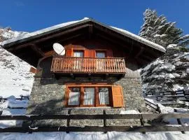 Chalet Caldo & Accogliente a Cheggio "Obrigado House"