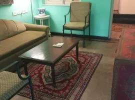 Central Delhi Flat close to Rajiv Chowk and Airport Line Access