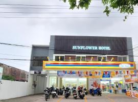 Sunflower Hotel Syariah near Juanda Airport、Daresのホテル