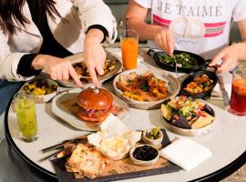 TRIBE London Canary Wharf, מלון בלונדון