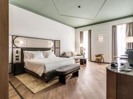 Palazzo San Gottardo Lake Como, a Radisson Collection Hotel, hotel v destinaci Como