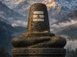 Temple View Non AC and No Car Parking Guest House Near Kamatchi Amman Temple Guest Check in Time 9PM and Check out 9AM ONLY 12 HOURS