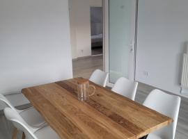 Casa Nițică，瓦斯盧伊的有停車位的飯店